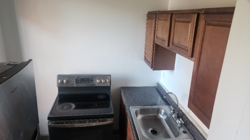 52 Clinton St #1 - Photo 3 of 14