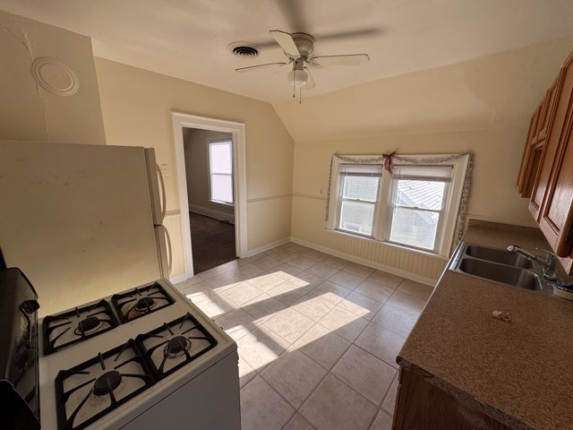 1610 13th Ave - Photo 7 of 11