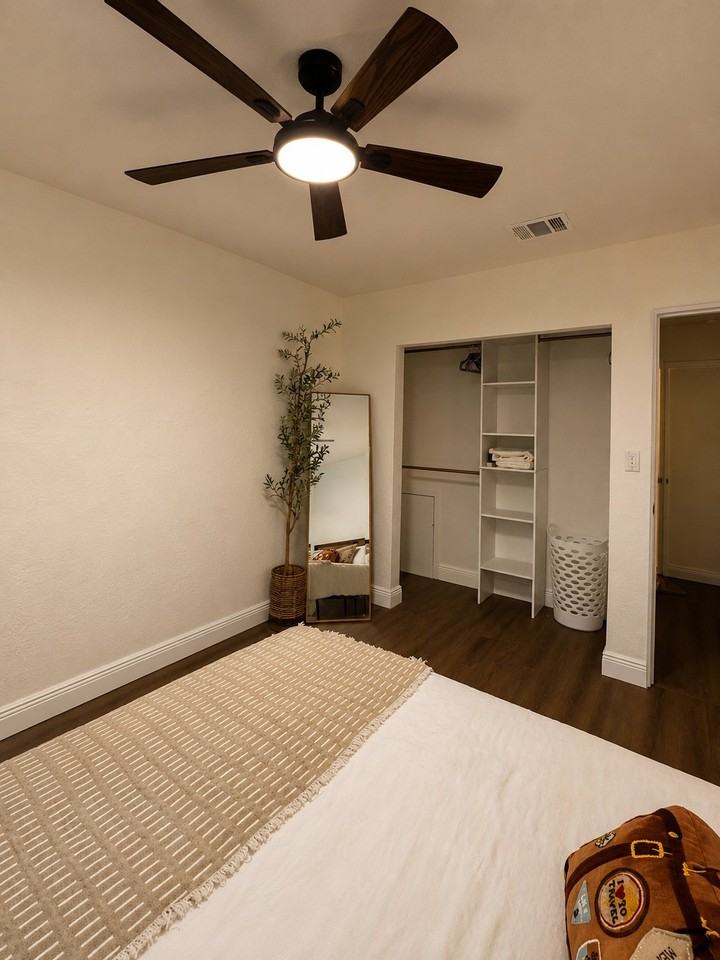 185 185/187 38Th Ave Se #187 - Photo 4 of 10