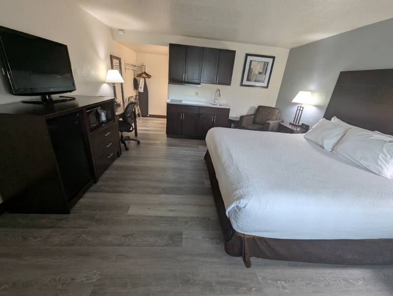 1317 E Gurley St #150 - Photo 7 of 9