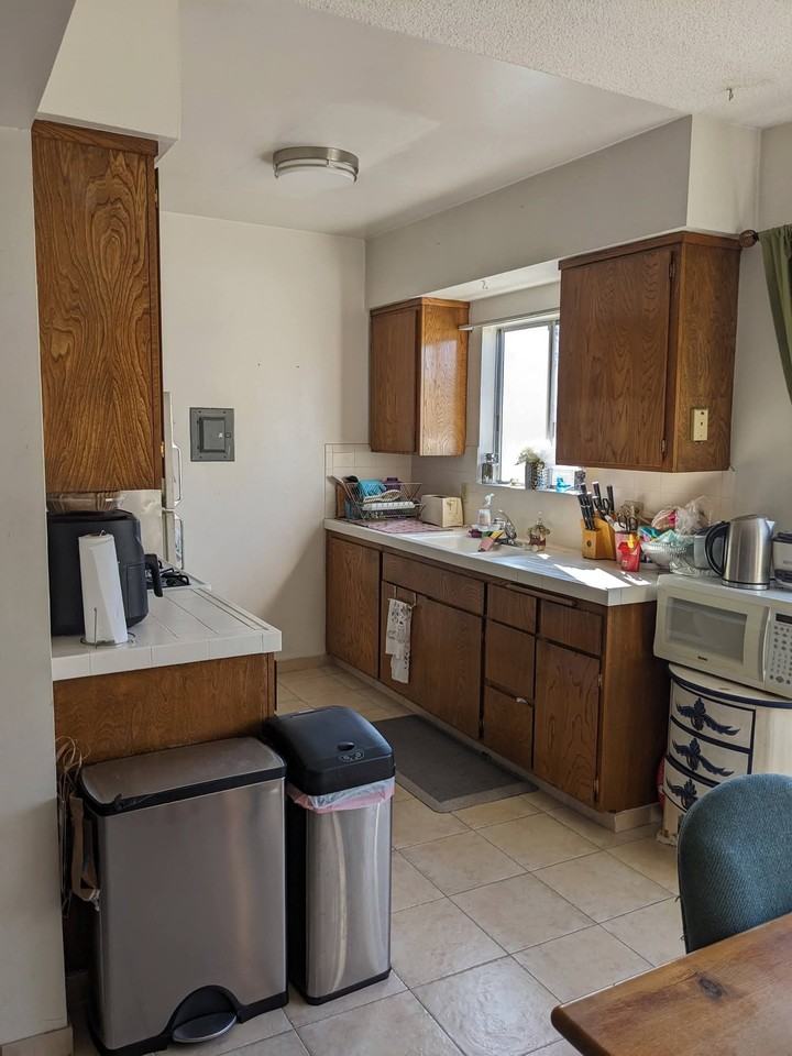 717 Strand St #8 - Photo 3 of 7