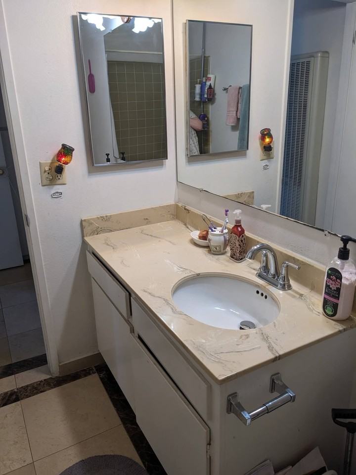 717 Strand St #8 - Photo 4 of 7