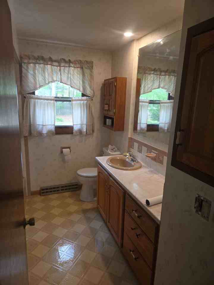 28 Burt St - Photo 3 of 11