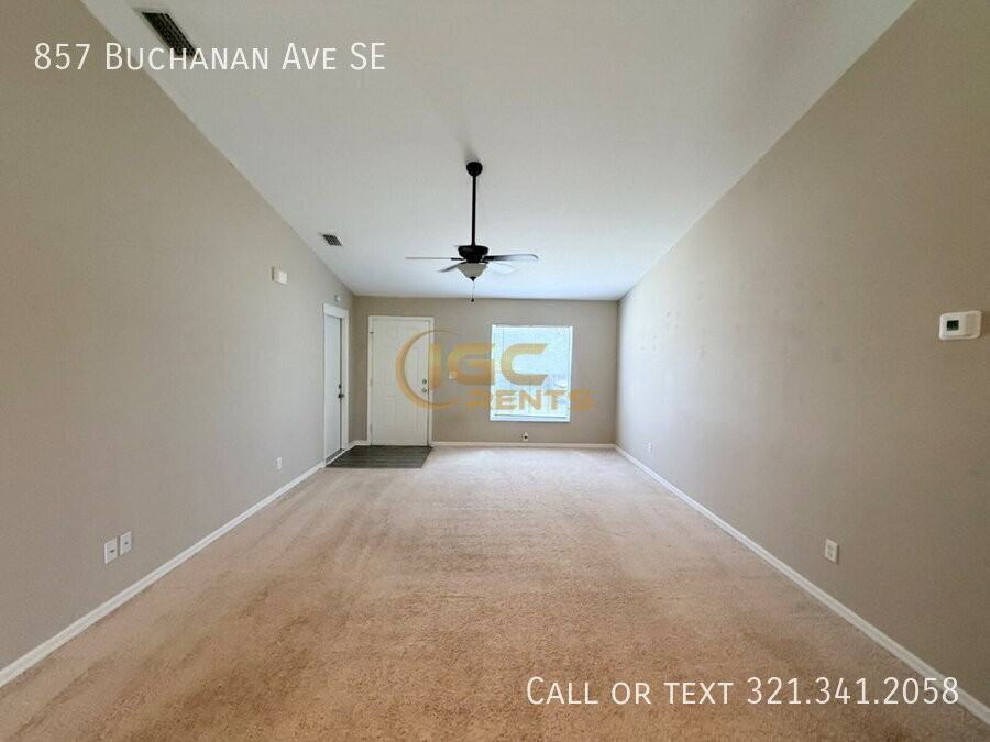 857 Buchanan Ave Se - Photo 3 of 17