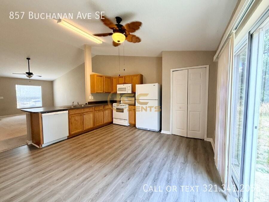 857 Buchanan Ave Se - Photo 5 of 17