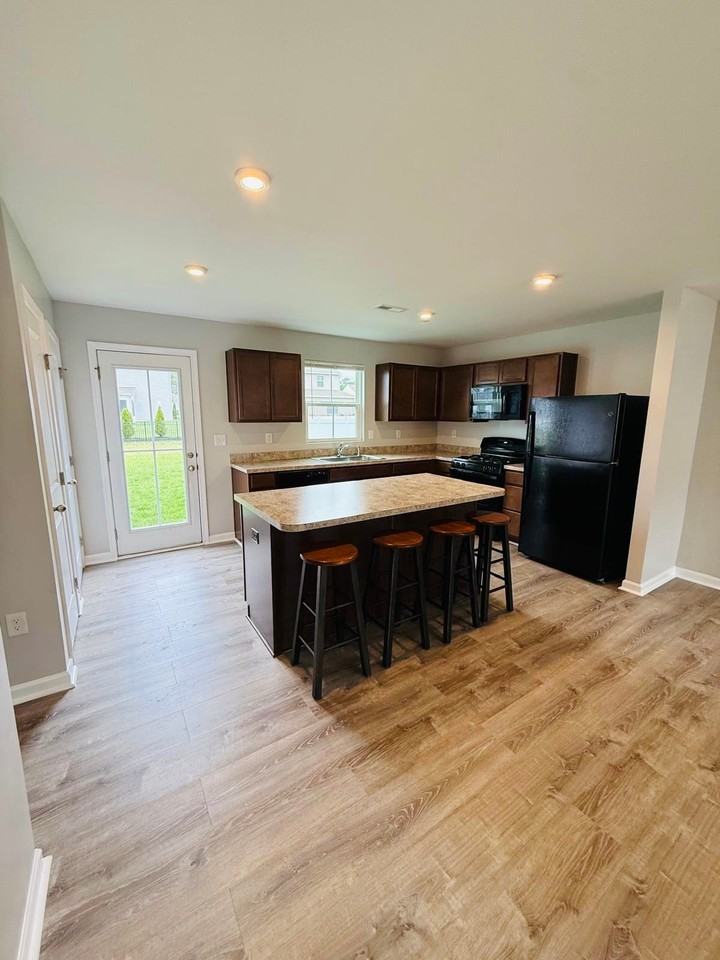 30068 Moorings Reach - Photo 5 of 31