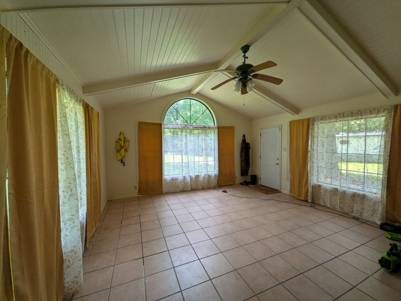 7760 Westlake Rd - Photo 7 of 11