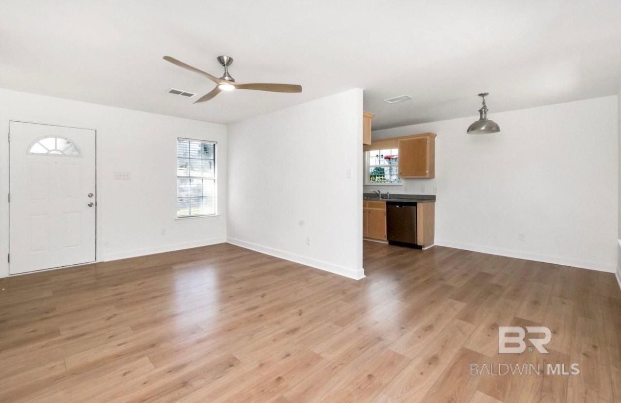 1611 Rochelle St - Photo 4 of 17