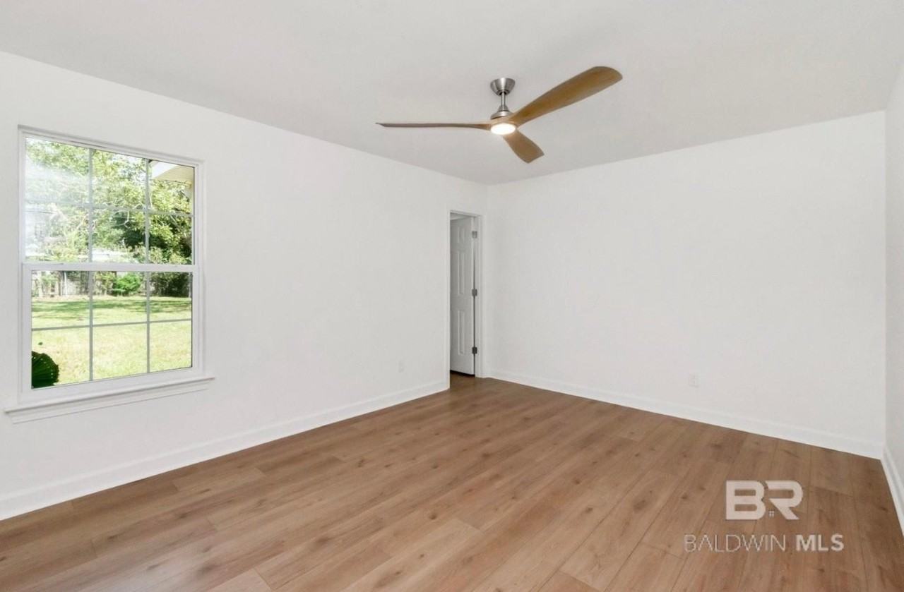 1611 Rochelle St - Photo 5 of 17