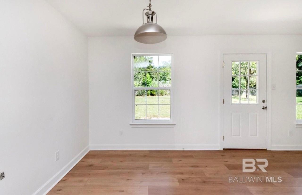 1611 Rochelle St - Photo 6 of 17