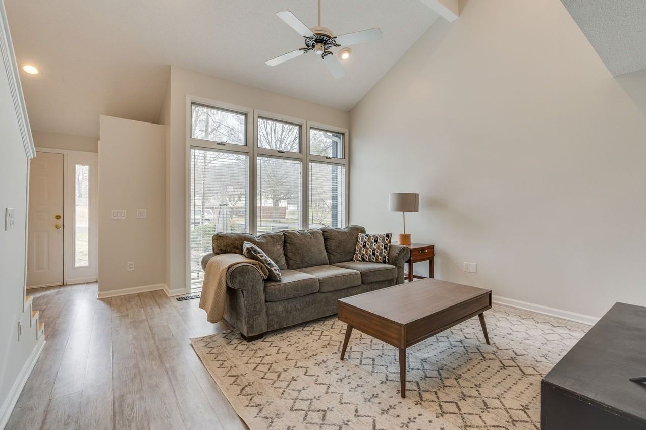 5009 Emerald Dr - Photo 5 of 20