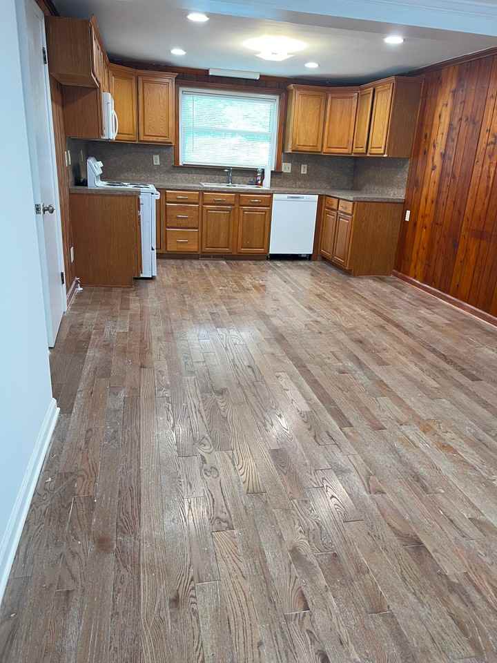 12848 Farm Pond Ln - Photo 4 of 15