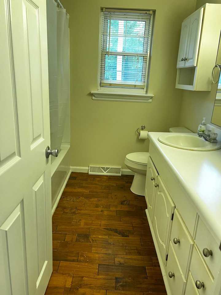 12848 Farm Pond Ln - Photo 6 of 15