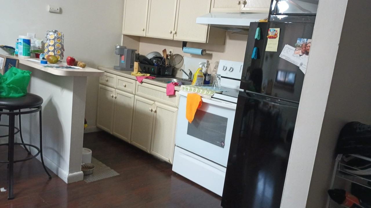 78 69th St #1A - Photo 5 of 10