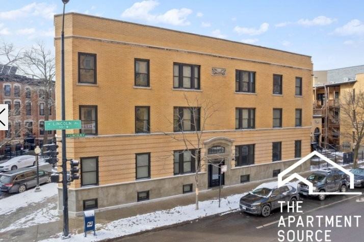 1902 N Lincoln Ave #B01 - Photo 2 of 6