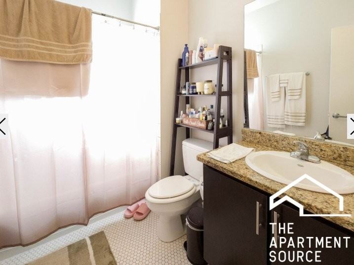 1902 N Lincoln Ave #B01 - Photo 4 of 6