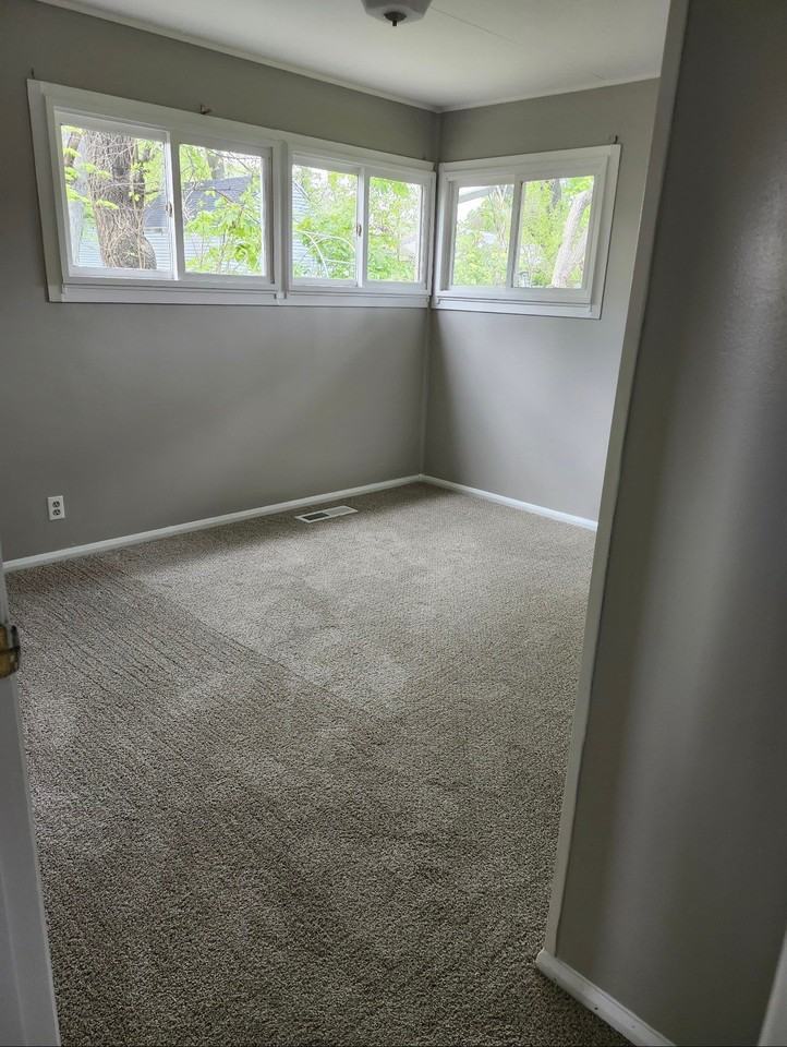 2707 Ridge Ave - Photo 4 of 12