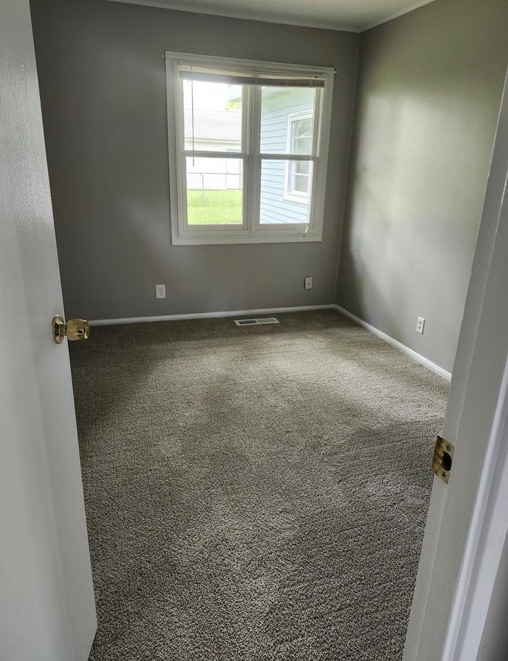 2707 Ridge Ave - Photo 6 of 12