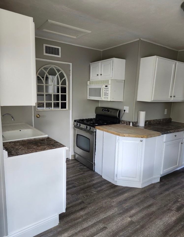 2707 Ridge Ave - Photo 7 of 12