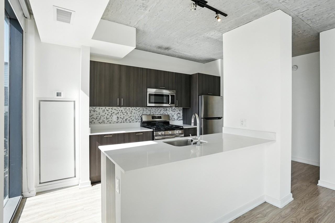 1335 S Wabash Ave - Photo 4 of 18