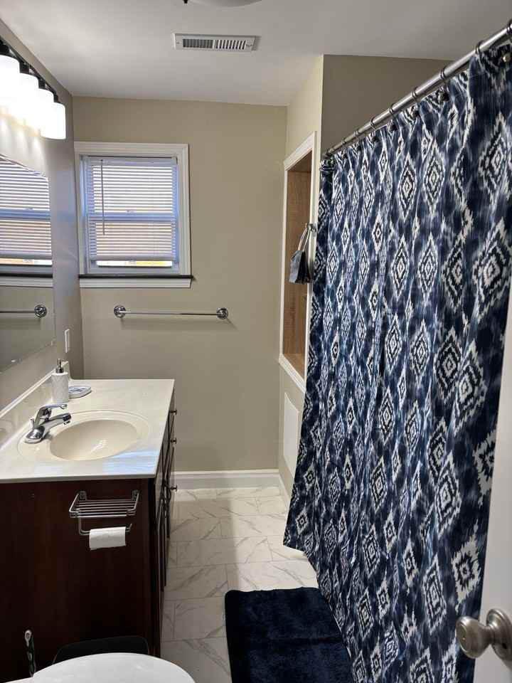 301 W 14th St - Photo 7 of 12
