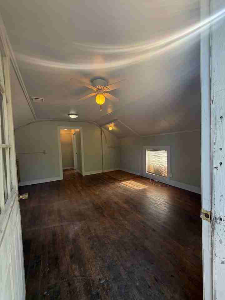 314 N Webb St #B - Photo 3 of 13