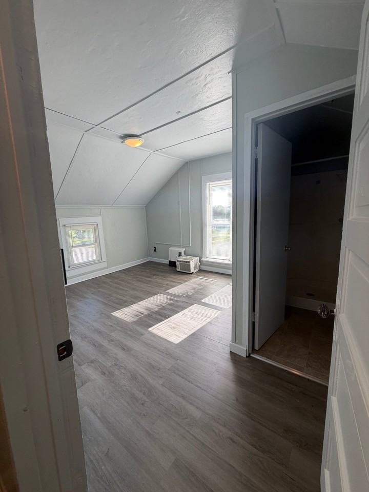314 N Webb St #B - Photo 5 of 13