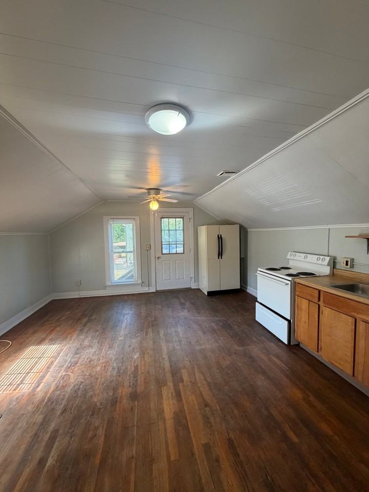 314 N Webb St #B - Photo 7 of 13