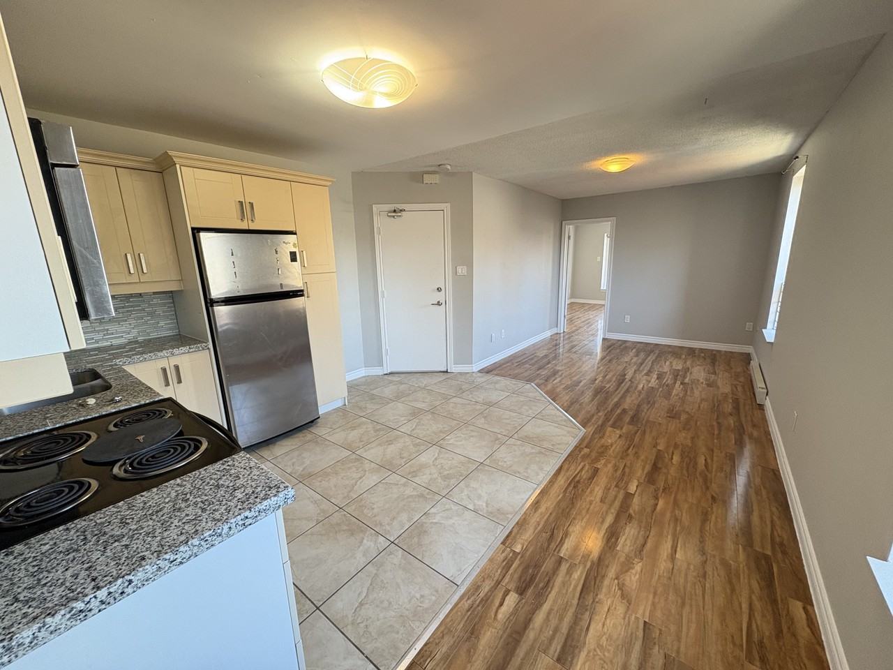 469 King St W #3 - Photo 4 of 10