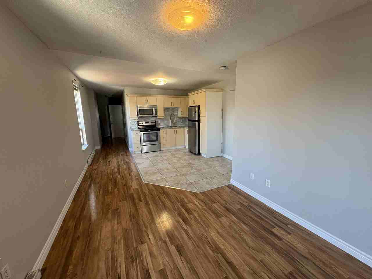 469 King St W #3 - Photo 5 of 10