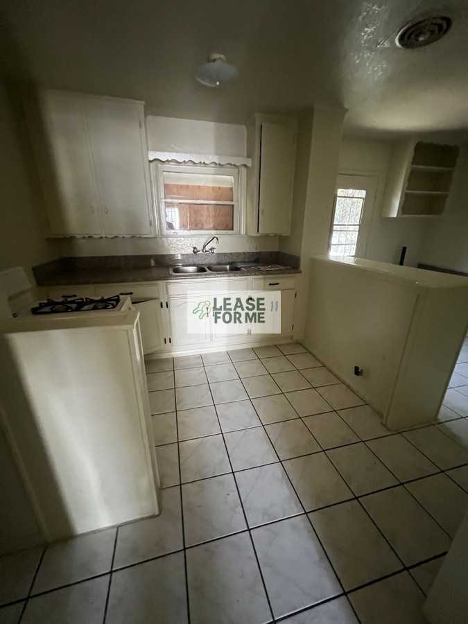 6124 Middleton St - Photo 5 of 37