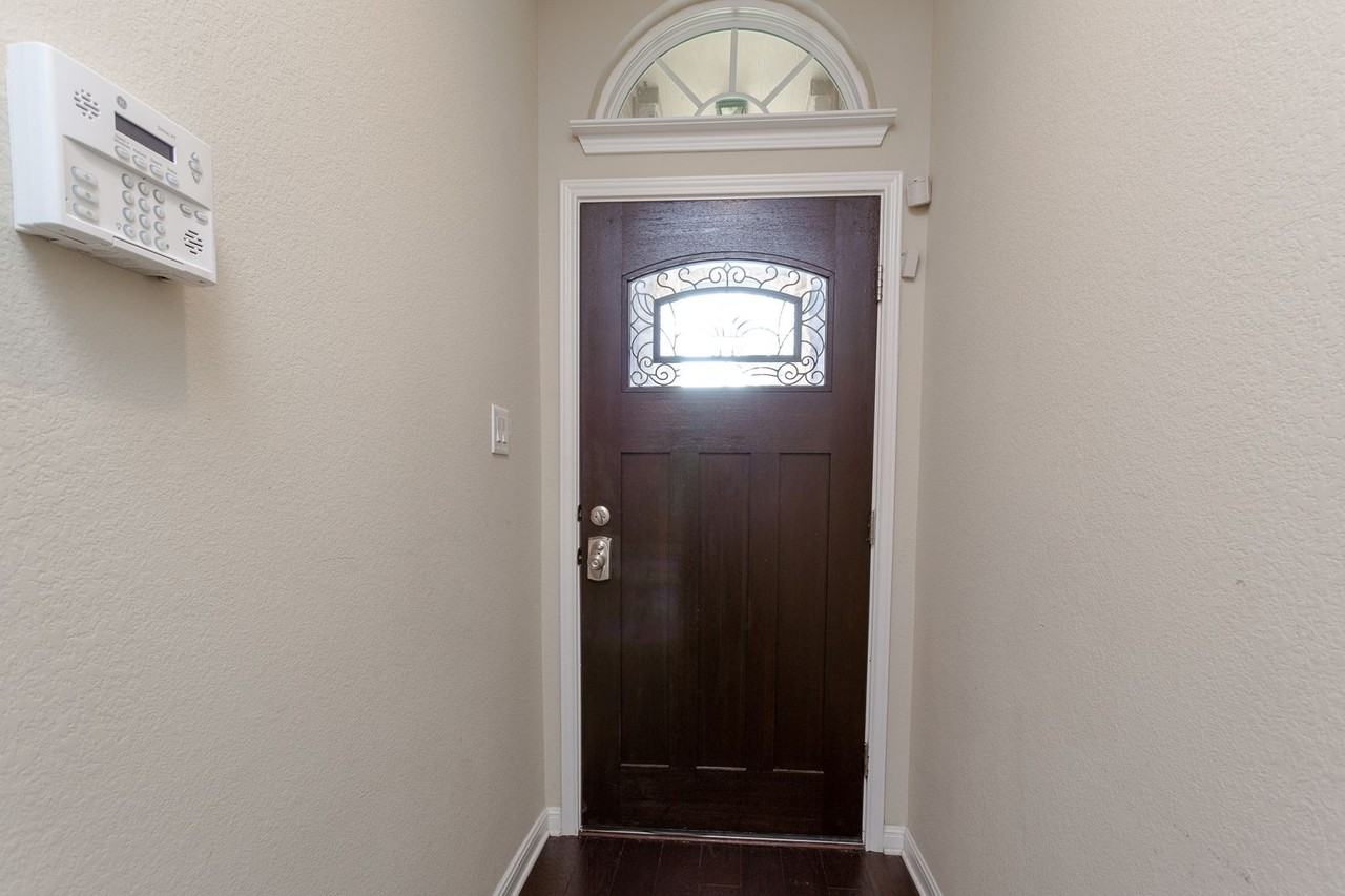 11604 Yeadon Way - Photo 4 of 31