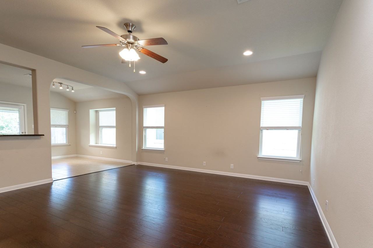 11604 Yeadon Way - Photo 7 of 31