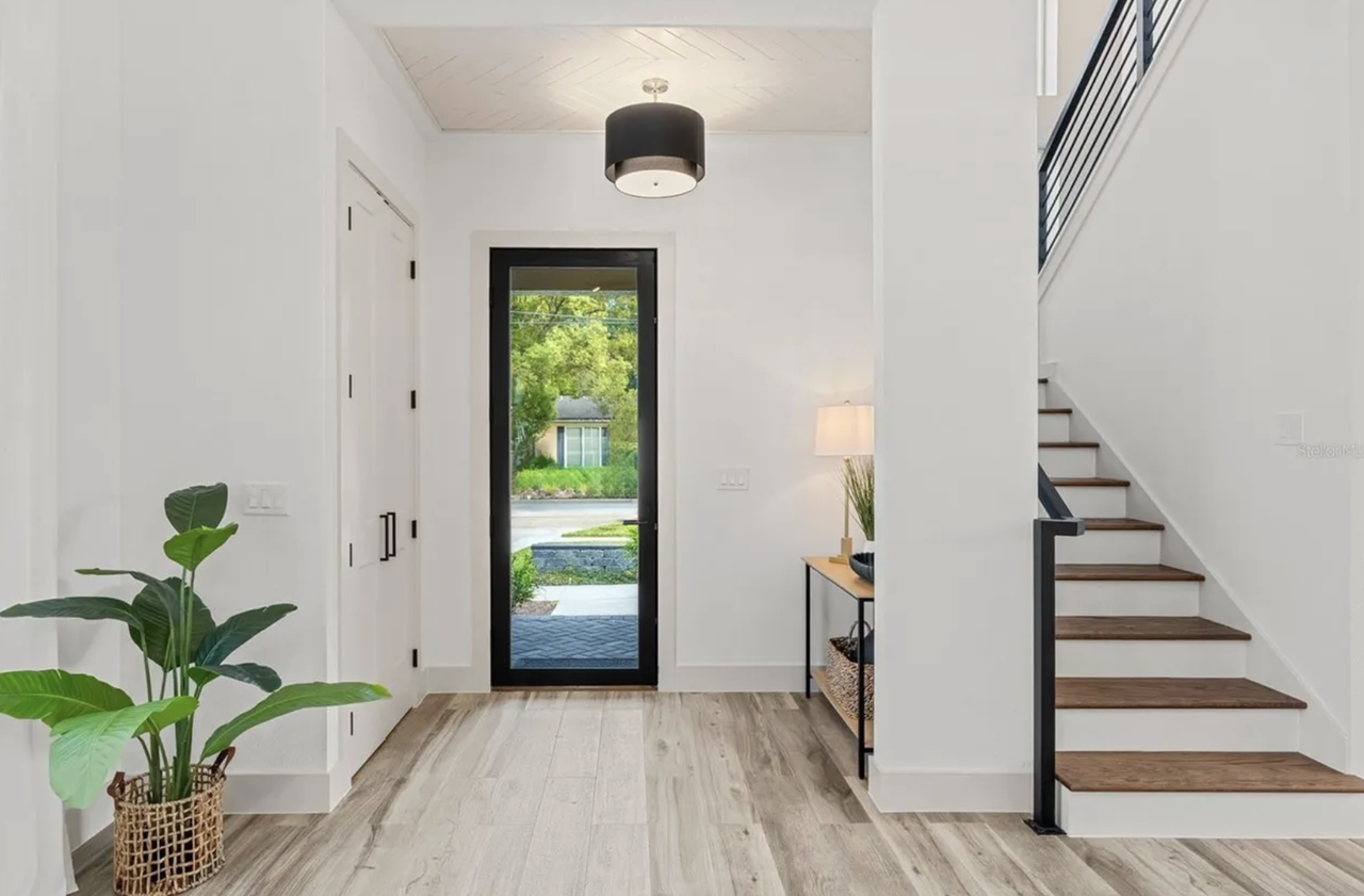 726 Ellwood Ave - Photo 3 of 17