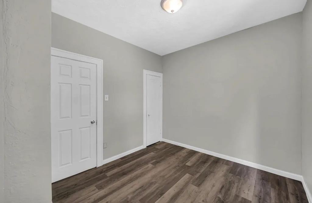 1319 Marshall St #2F - Photo 4 of 9