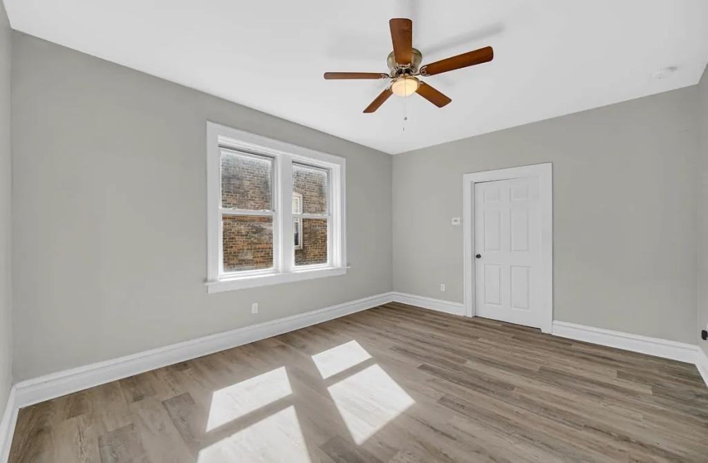 1319 Marshall St #2F - Photo 5 of 9