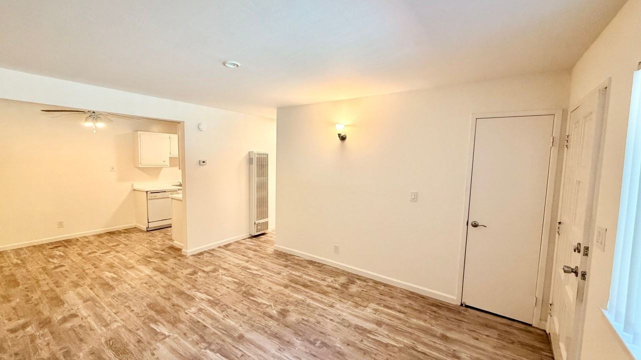 Chiquita Garden Apartments - Photo 3 of 27