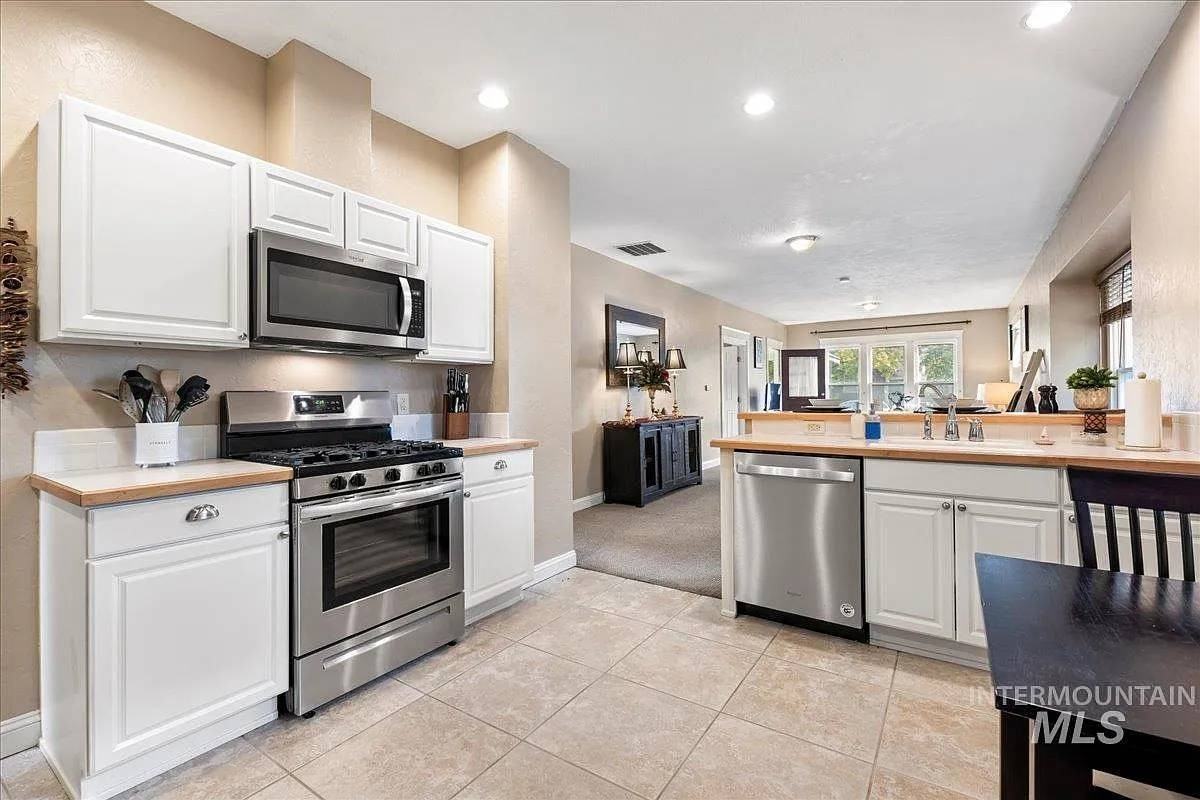520 S 15th Ave #NA - Photo 2 of 18