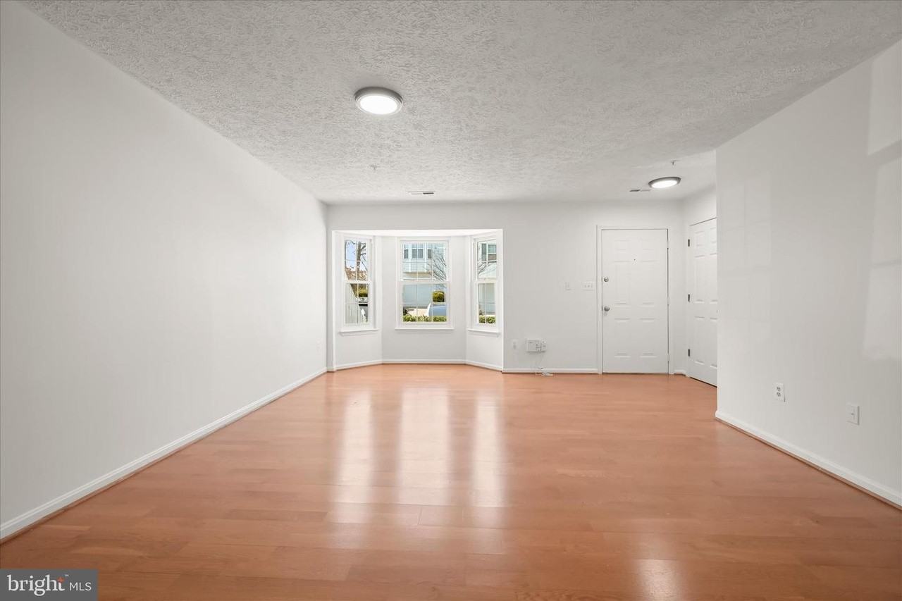 8834 Goose Landing Cir #0 - Photo 5 of 19