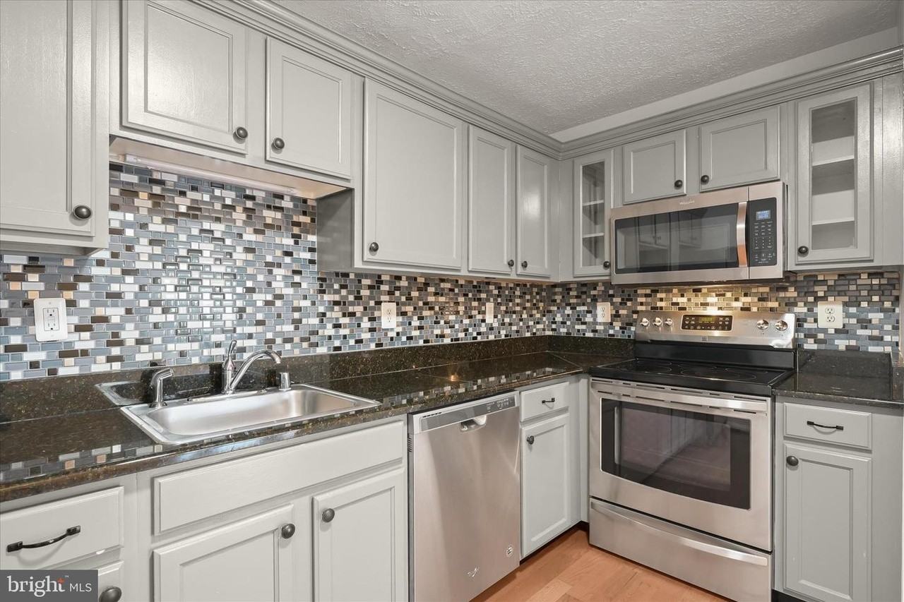 8834 Goose Landing Cir #0 - Photo 7 of 19