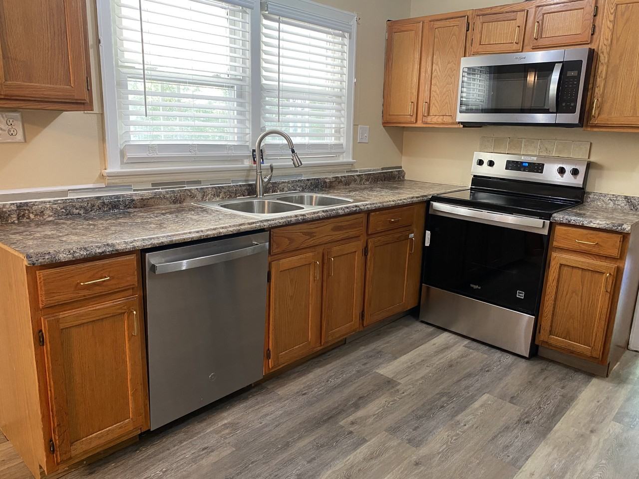 1302 Riddle Ave #NA - Photo 4 of 26