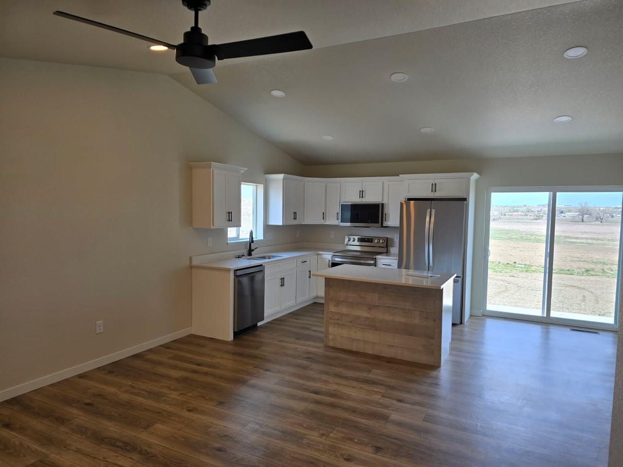305 Northern Lights Blvd E #305 - Photo 2 of 5