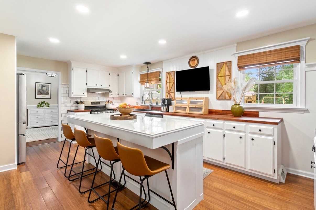 875 Loraine Dr #NA - Photo 6 of 19