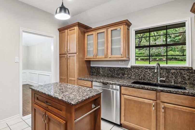 1798 Kingswood Dr #NA - Photo 6 of 20