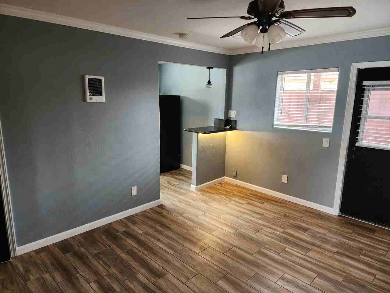 719 S Pine St #719 - Photo 5 of 20