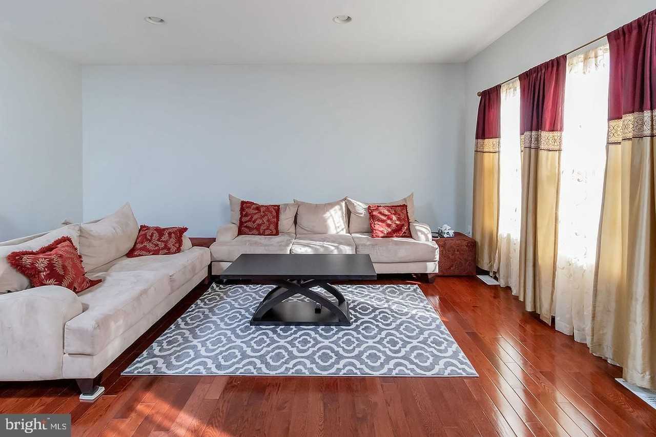 395 Concetta Dr - Photo 3 of 19