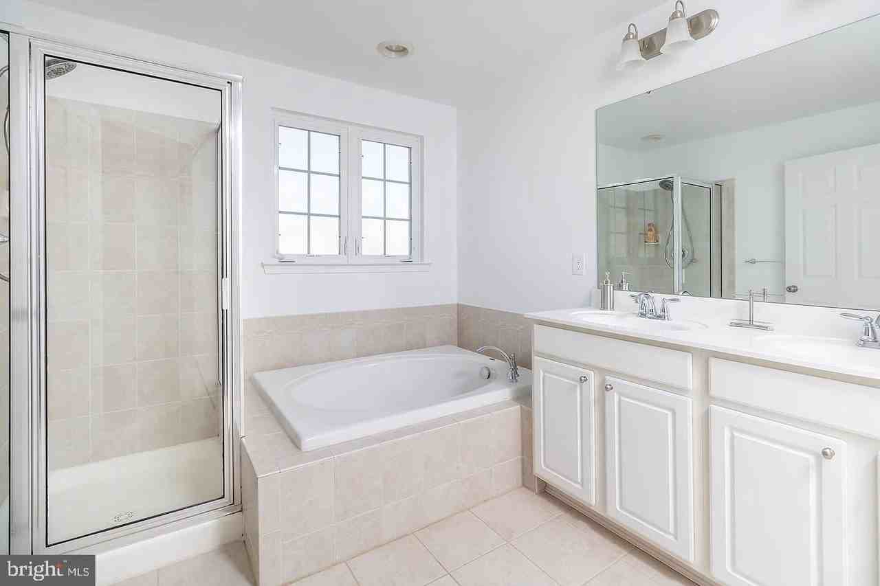 395 Concetta Dr - Photo 5 of 19