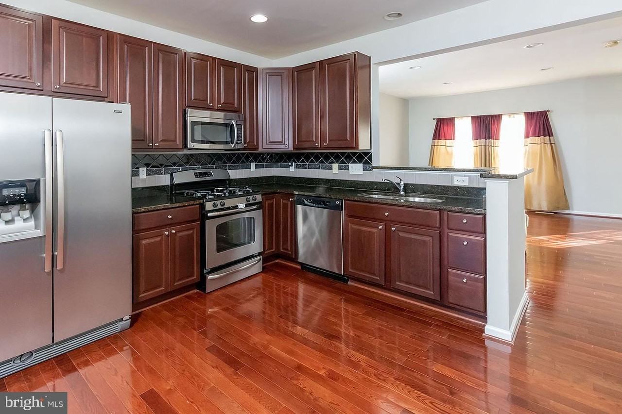 395 Concetta Dr - Photo 7 of 19