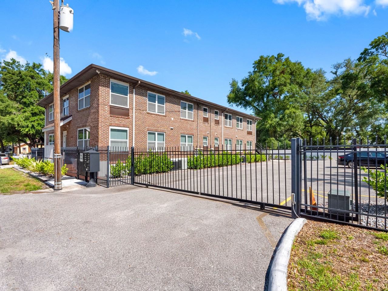 306 E Selma Ave #102 - Photo 4 of 35