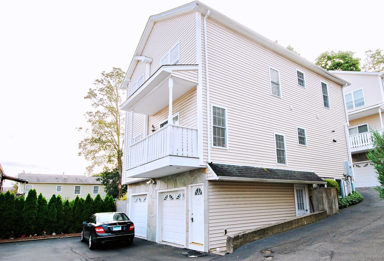 638 Hope St #NA - Photo 2 of 7